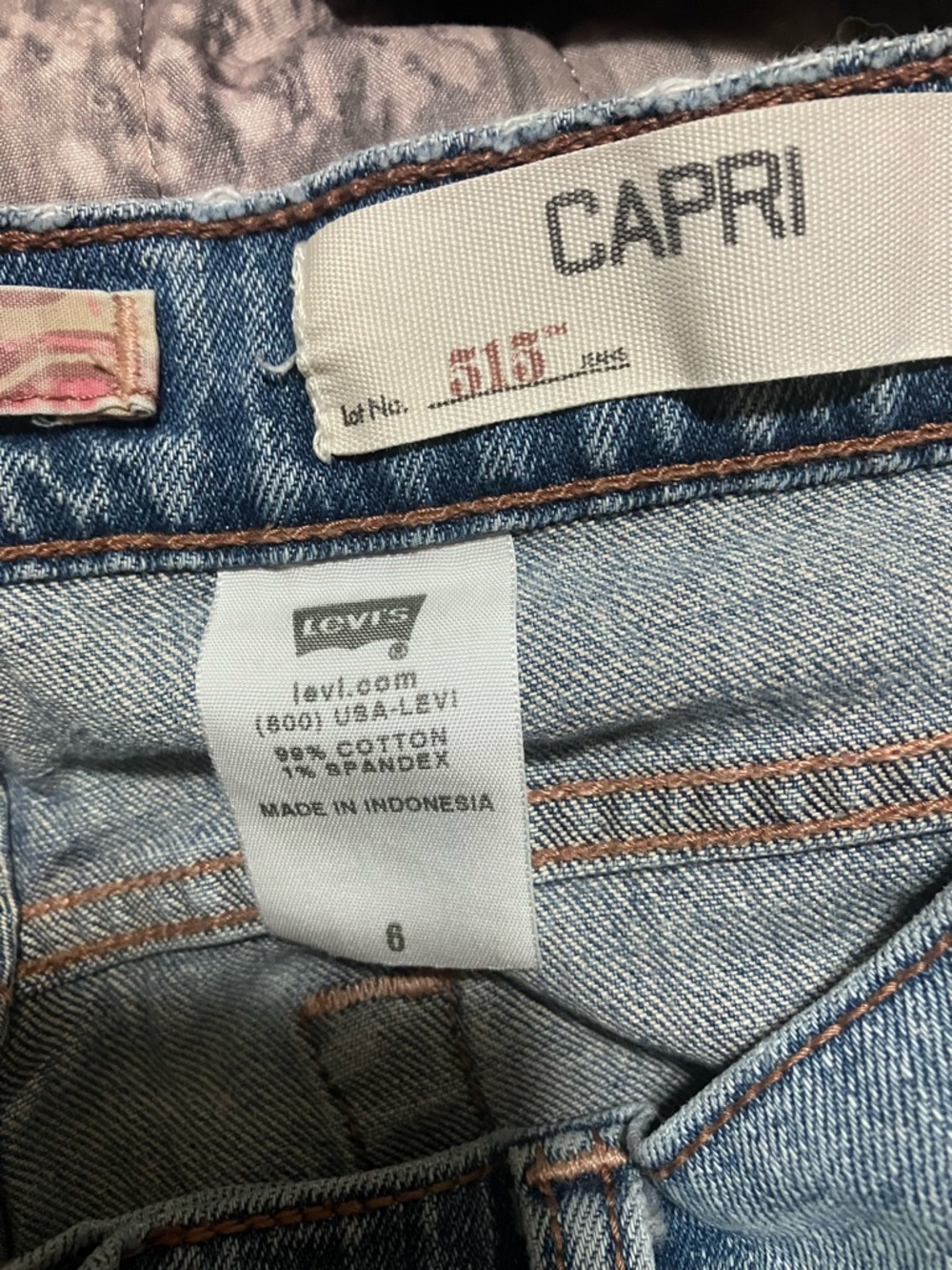Levi's Light Blue Straight Leg Women's Capris - Picture 3 of 5